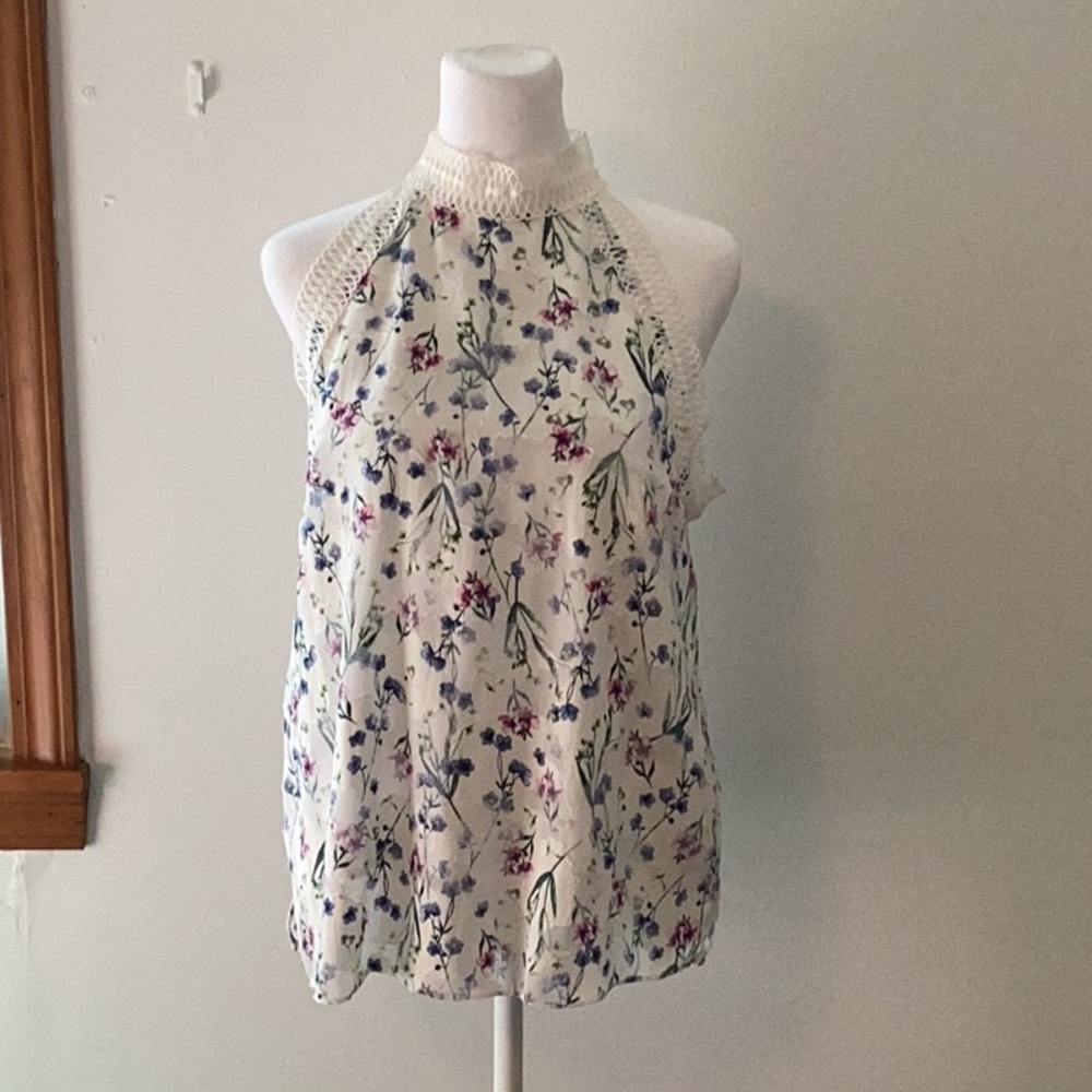 Womens “Tahari” tank top size S